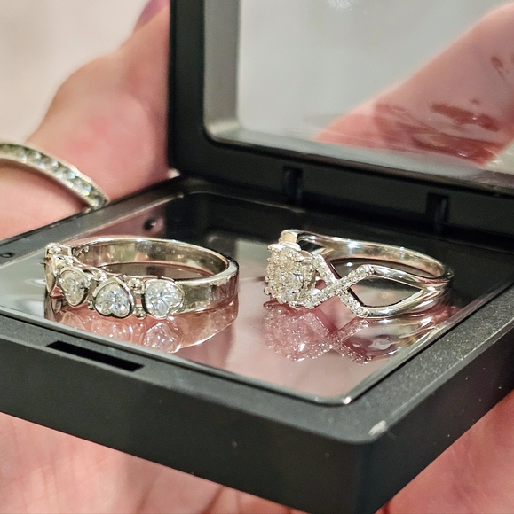 Moissanite And 925 sterling silver Solitaire set. Size 8 - Picture 2 of 4